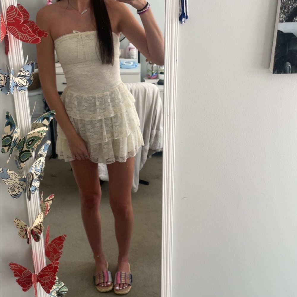 Elegant Cream Strapless Dress